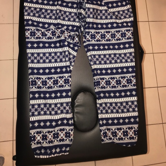 Patterned pants - Picture 2 of 2